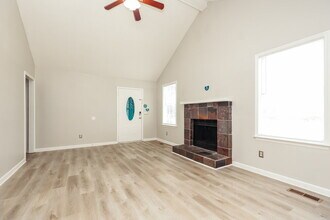 126 Fergus Rd in La Vergne, TN - Building Photo - Building Photo