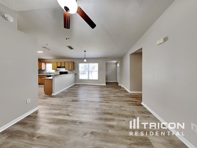 4409 Venice Dr in Land O Lakes, FL - Building Photo - Building Photo