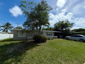 9810 SW 165th Terrace in Miami, FL - Building Photo - Building Photo