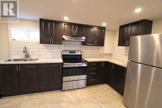82 Lanyard Rd in Toronto, ON - Building Photo - Building Photo