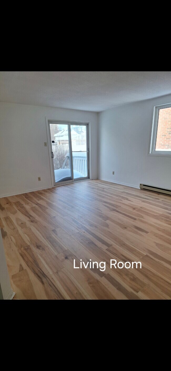 195 Columbus Av in Ottawa, ON - Building Photo - Building Photo