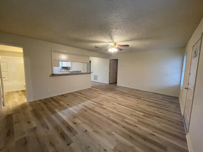 14745 Liberty St in Montgomery, TX - Building Photo - Building Photo
