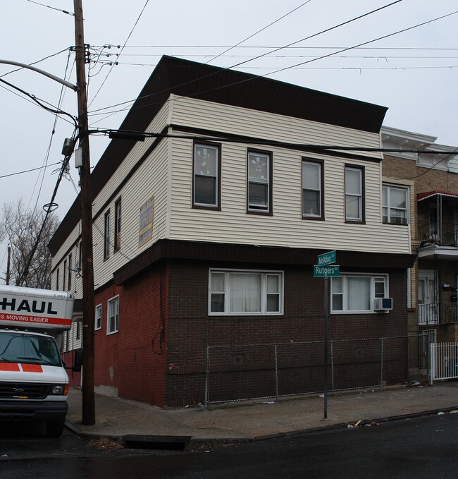 2 McAdoo Ave in Jersey City, NJ - Foto de edificio - Building Photo