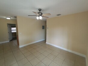 1080 W 27th St in West Palm Beach, FL - Building Photo - Building Photo