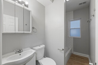 8129 S Maryland Ave in Chicago, IL - Building Photo - Building Photo