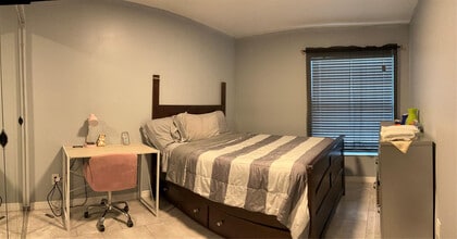 12900 SW 13th Manor in Davie, FL - Building Photo - Building Photo