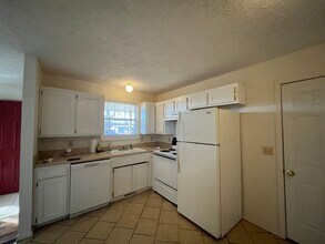 1030 W Central St in Springfield, MO - Building Photo - Building Photo