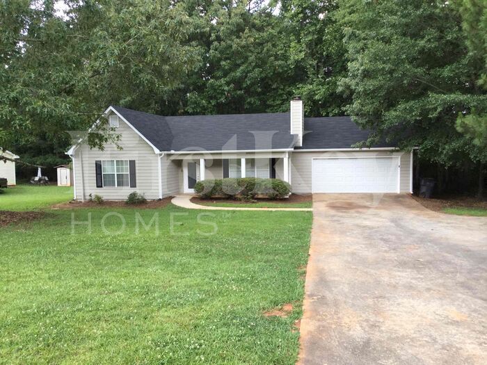 470 Cowan Rd in Covington, GA - Foto de edificio