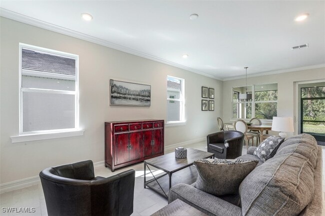 property at 315 Tamarindo Ln