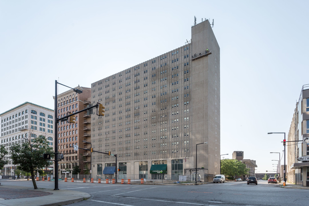 International Towers in Youngstown, OH - Building Photo