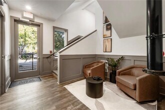 383 Grant Cir SE in Atlanta, GA - Building Photo - Building Photo