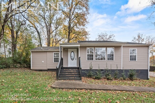 property at 702 Woodlawn Dr