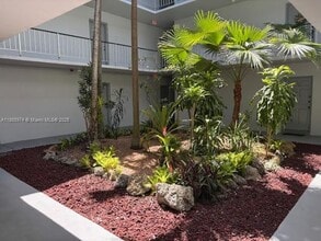 9641 SW 77th Ave in Miami, FL - Building Photo - Building Photo