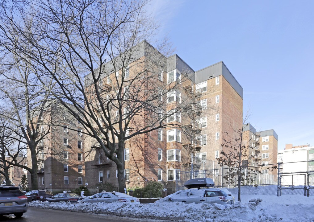 144-41 Sanford Ave in Flushing, NY - Foto de edificio