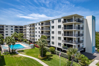 Golden Shores in Indian Shores, FL - Building Photo - Building Photo