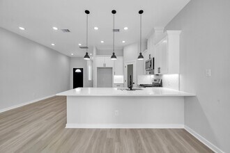 14833 Spica Ct in Willis, TX - Foto de edificio - Building Photo