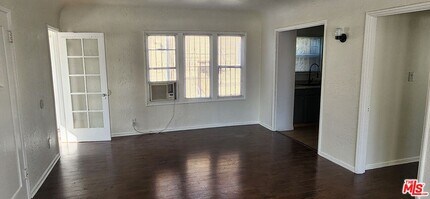 1129 Queen Anne Pl in Los Angeles, CA - Building Photo - Building Photo