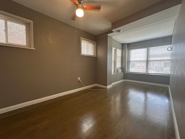 4918 N Troy St, Unit 1 in Chicago, IL - Building Photo - Building Photo