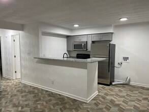 7440 Fenner St, Unit 3 in Norfolk, VA - Building Photo - Building Photo