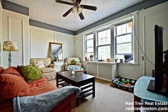 1691 Commonwealth Avenue, Unit 22 in Boston, MA - Building Photo - Building Photo