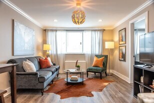 215 Piedmont Ave NE in Atlanta, GA - Building Photo