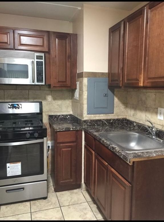 1802 Metzerott Rd, Unit 202 in Adelphi, MD - Building Photo - Building Photo