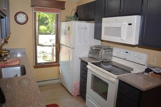 10 Bay Tree Ln in Grantham, NH - Building Photo - Building Photo