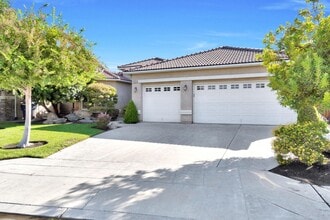2157 S Eddy Ave in Fresno, CA - Building Photo - Building Photo
