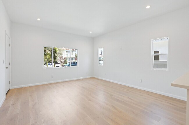 5234 W 20th St in Los Angeles, CA - Building Photo - Building Photo