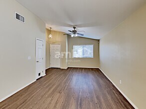 7049 E Strike Eagle Way in Tucson, AZ - Building Photo - Building Photo