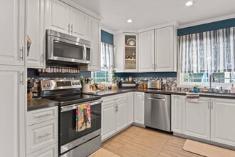 6835 Aldea Ave in Van Nuys, CA - Building Photo - Building Photo