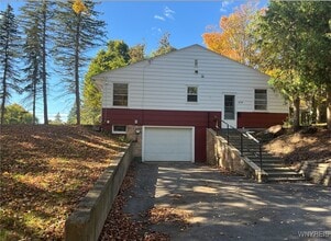 656 Girard Ave in East Aurora, NY - Building Photo - Building Photo