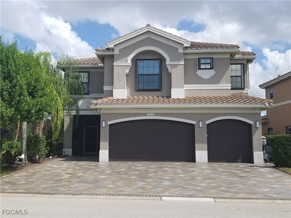 11651 Oakwood Preserve Pl in Ft. Myers, FL - Building Photo