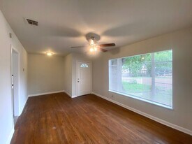 158 Weizmann St in San Antonio, TX - Building Photo