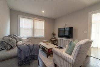 47 Henry St in Kings Park, NY - Building Photo - Building Photo