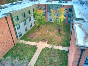 Huntley Ridge in Tulsa, OK - Foto de edificio - Building Photo