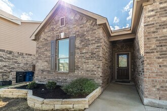 682 Pond Springs in New Braunfels, TX - Building Photo - Building Photo