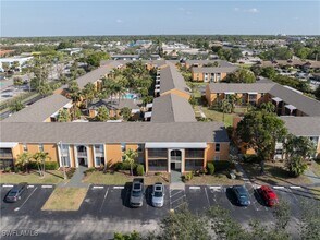12658 Kenwood Ln in Ft. Myers, FL - Building Photo - Building Photo