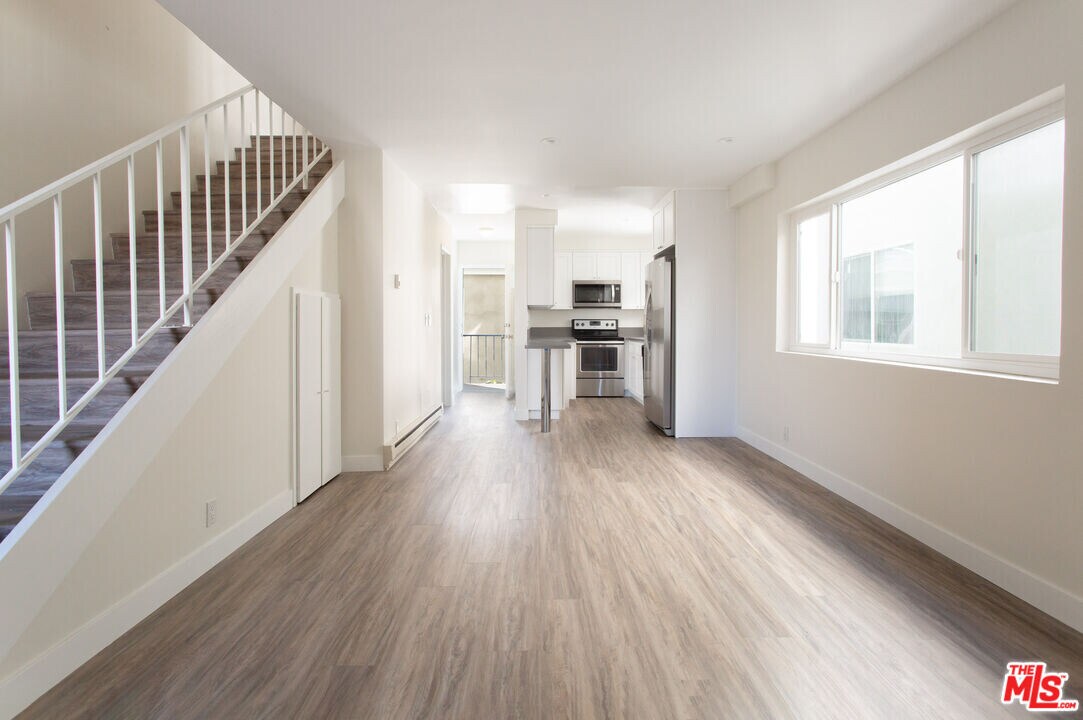 5005 Pacific Ave in Los Angeles, CA - Building Photo