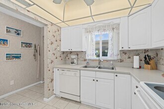201 St Lucie Ln in Cocoa Beach, FL - Building Photo - Building Photo