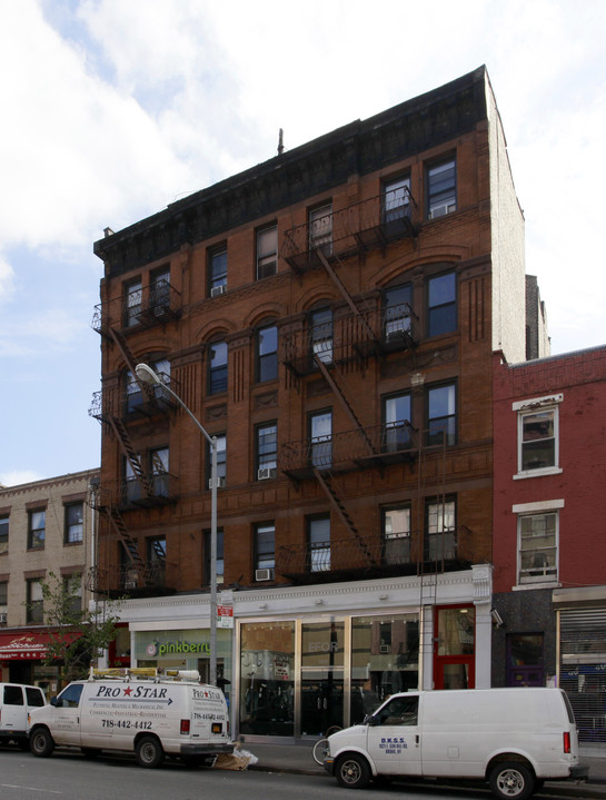 168-170 8th Ave in New York, NY - Building Photo