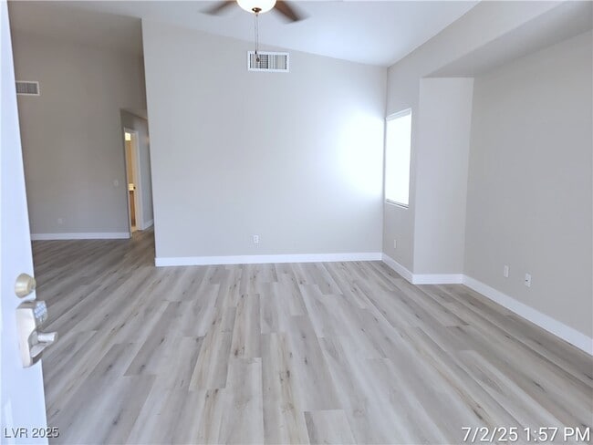 7450 S Eastern Ave in Las Vegas, NV - Building Photo - Building Photo