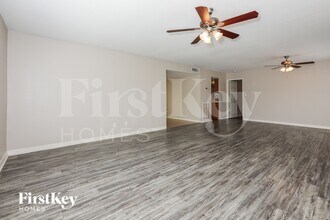 1748 W Monte Ave in Mesa, AZ - Foto de edificio - Building Photo