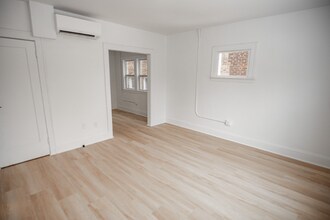 1388 W 83rd St, Unit 312 in Cleveland, OH - Foto de edificio - Building Photo