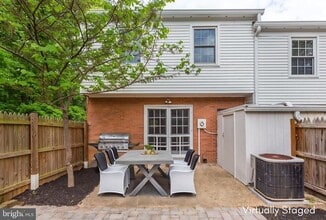 7739 Tiverton Dr in West Springfield, VA - Building Photo - Building Photo