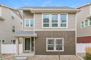 18576 E 47th Pl in Denver, CO - Building Photo