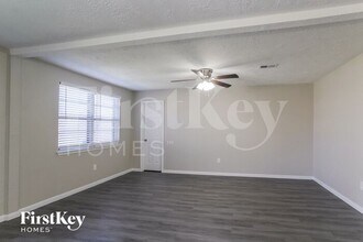 106 Grantham Rd in Baytown, TX - Building Photo - Building Photo