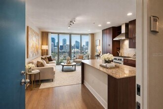 1208 E Kennedy Blvd in Tampa, FL - Building Photo - Building Photo