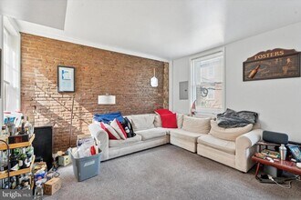 909 N American St in Philadelphia, PA - Building Photo - Building Photo