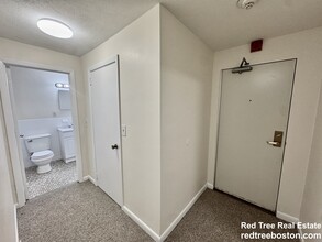 16 Whites Ave, Unit 25 in Watertown, MA - Building Photo - Building Photo